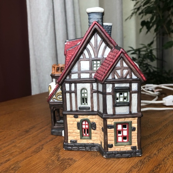 Al’s Bakery Christmas village - Picture 3 of 8